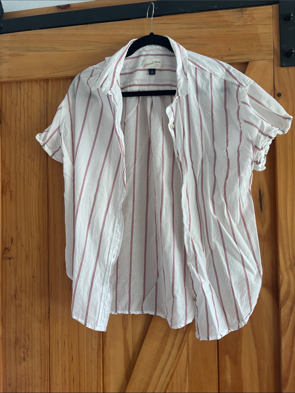 Universal Thread White Short-Sleeve Button-Down Shirt with Red Stripes